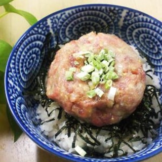 韓風になったかな？　まぐろのネギトロ丼